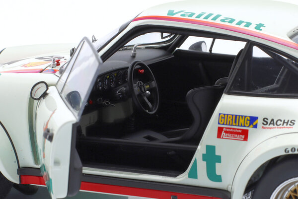 Porsche Porsche 934 RSR #6 'Vaillant' - 1:18 - Schuco Porsche Porsche 934 RSR #6 'Vaillant' - 1:18 - Schuco