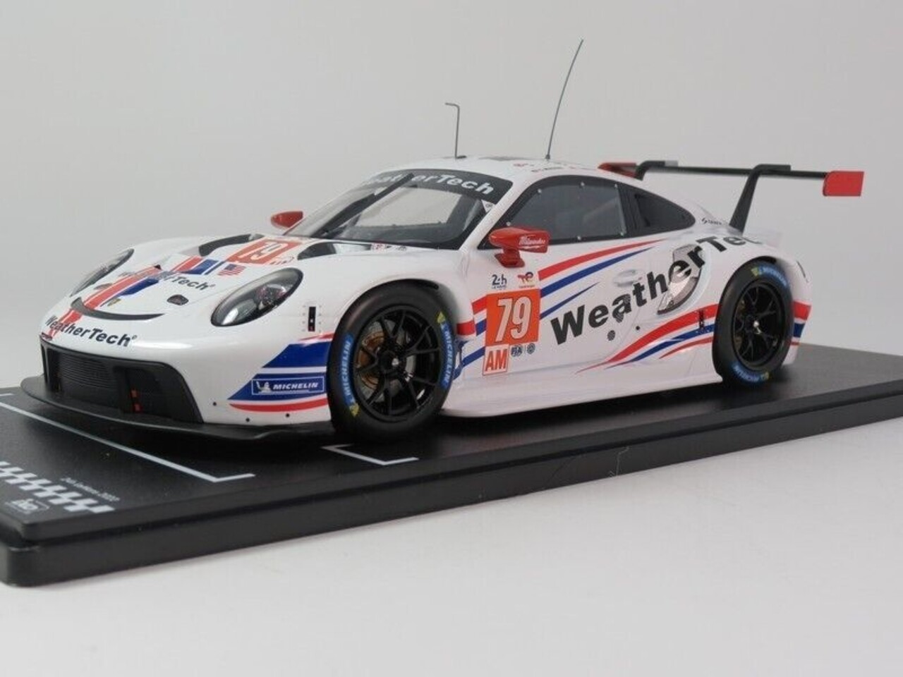 Porsche Porsche 911/991 RSR -19 4.2L #79 Team Weathertech Racing 2nd LMGTE AM Class 24H Le Mans 2022 - 1:18 - IXO Models Porsche Porsche 911/991 RSR -19 4.2L #79 Team Weathertech Racing 2nd LMGTE AM Class 24H Le Mans 2022 - 1:18 - IXO Models