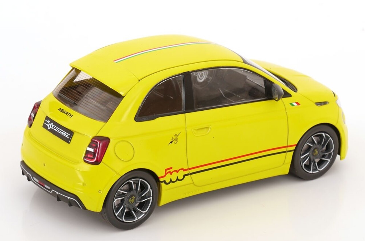Fiat Fiat 500e Abarth 2024 - 1:18 - IXO Models Fiat Fiat 500e Abarth 2024 - 1:18 - IXO Models