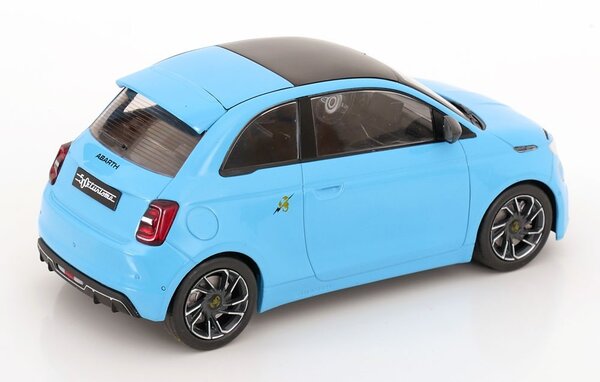 Fiat Fiat 500e Abarth 2024 - 1:18 - IXO Models Fiat Fiat 500e Abarth 2024 - 1:18 - IXO Models