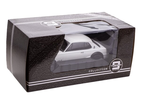 Nissan Nissan Skyline 2000 GT-R KPGC10 - 1:18 - Triple 9 Collection Nissan Nissan Skyline 2000 GT-R KPGC10 - 1:18 - Triple 9 Collection