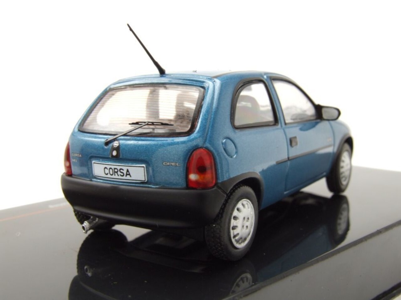 Opel Opel Corsa B Swing 1995 - 1:43 - IXO Models Opel Opel Corsa B Swing 1995 - 1:43 - IXO Models