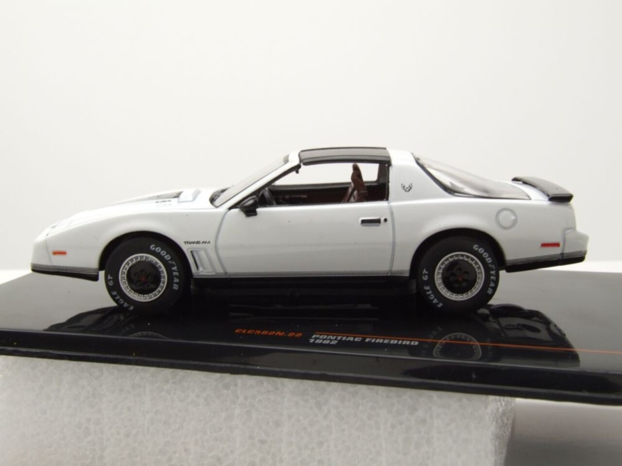 Pontiac Pontiac Firebird 1982 - 1:43 - IXO Models Pontiac Pontiac Firebird 1982 - 1:43 - IXO Models