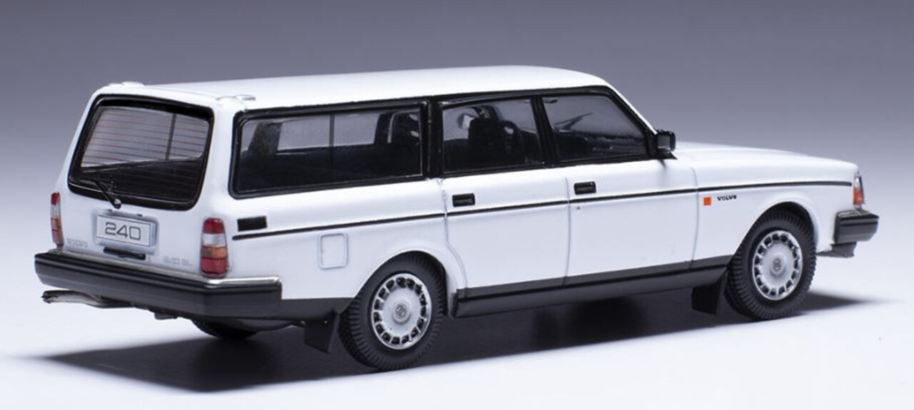 Volvo Volvo 240 GL 1988 - 1:43 - IXO Model Volvo Volvo 240 GL 1988 - 1:43 - IXO Model