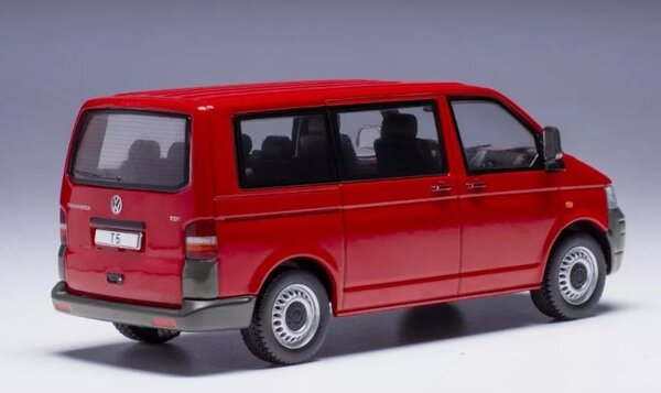 Volkswagen VW T5 Minibus 2003 - 1:43 - IXO Models