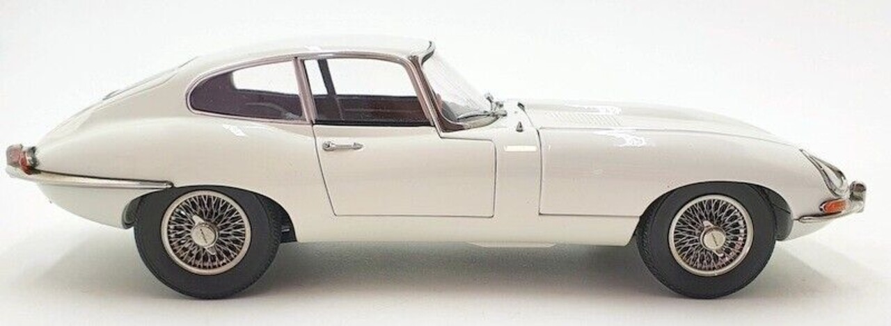 Jaguar Jaguar E Type RHD 3.8L MKI 1961 - 1:18 - Kyosho Jaguar Jaguar E Type RHD 3.8L MKI 1961 - 1:18 - Kyosho