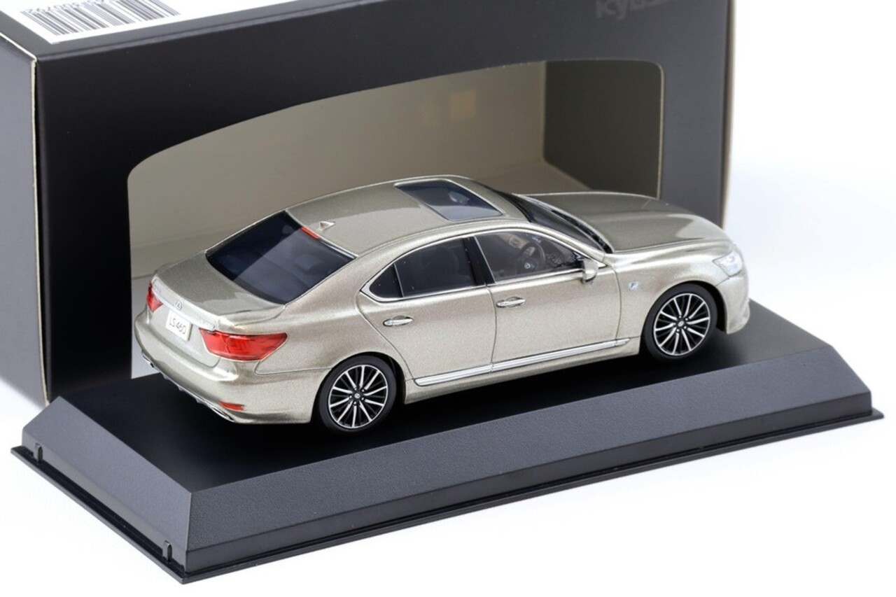 Lexus Lexus LS 460 'F Sport' - 1:43 - Kyosho Lexus Lexus LS 460 'F Sport' - 1:43 - Kyosho