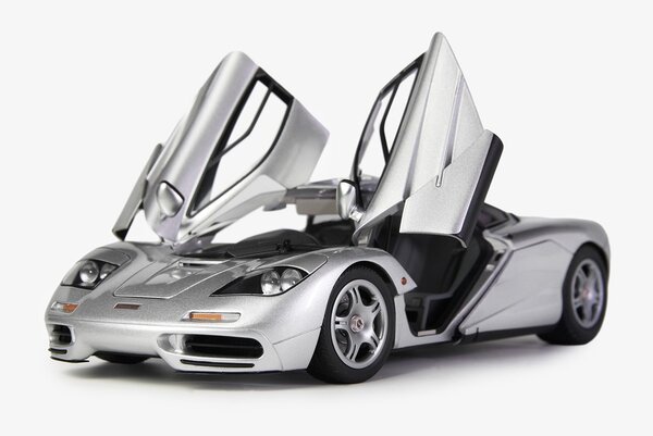 McLaren McLaren F-1 XP5 1993 - 1:18 - LCD Models McLaren McLaren F-1 XP5 1993 - 1:18 - LCD Models