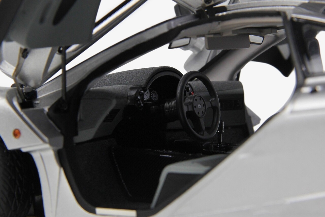 McLaren McLaren F-1 XP5 1993 - 1:18 - LCD Models McLaren McLaren F-1 XP5 1993 - 1:18 - LCD Models