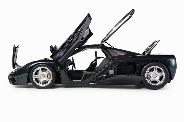 McLaren McLaren F-1 XP5 1993 - 1:18 - LCD Models McLaren McLaren F-1 XP5 1993 - 1:18 - LCD Models