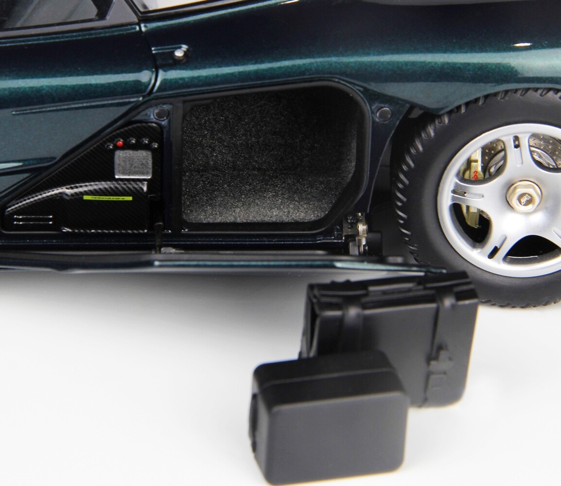 McLaren McLaren F-1 XP5 1993 - 1:18 - LCD Models McLaren McLaren F-1 XP5 1993 - 1:18 - LCD Models