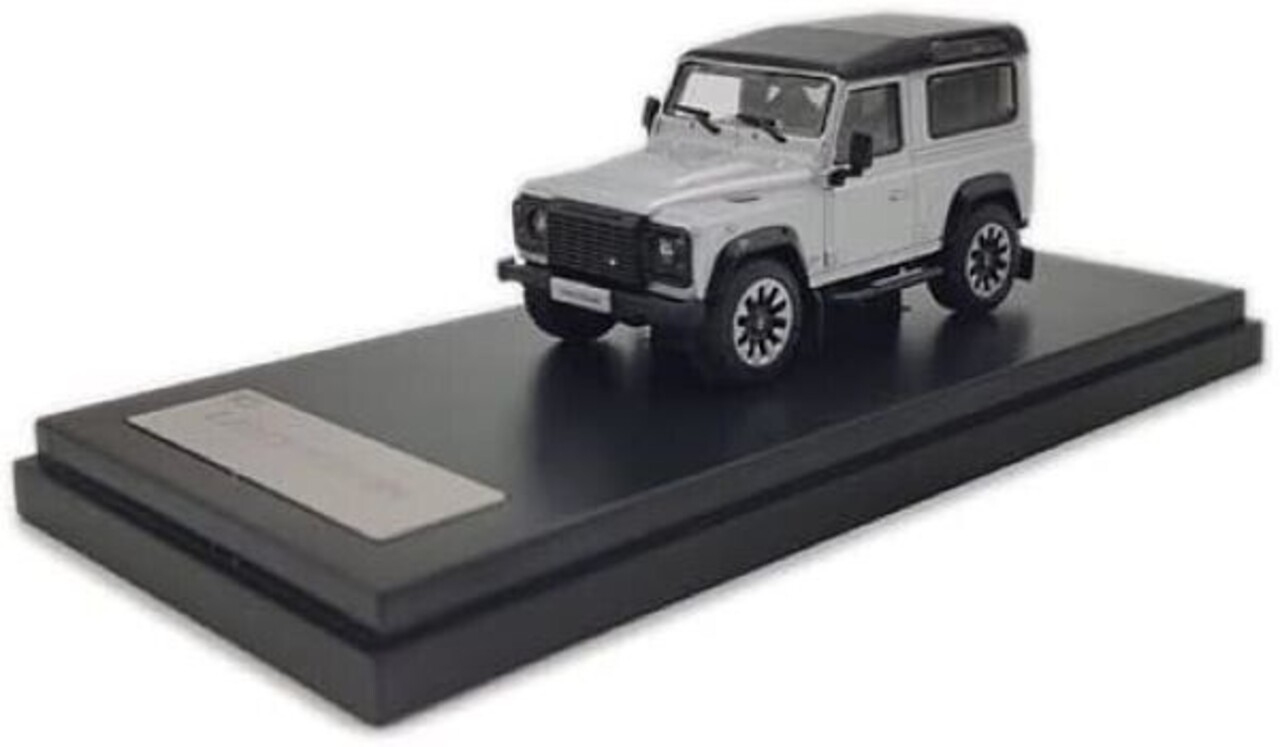 Land Rover Land Rover Defender 90 Works V8 70th Edition 2018 - 1:64 - LCD Model Land Rover Land Rover Defender 90 Works V8 70th Edition 2018 - 1:64 - LCD Model