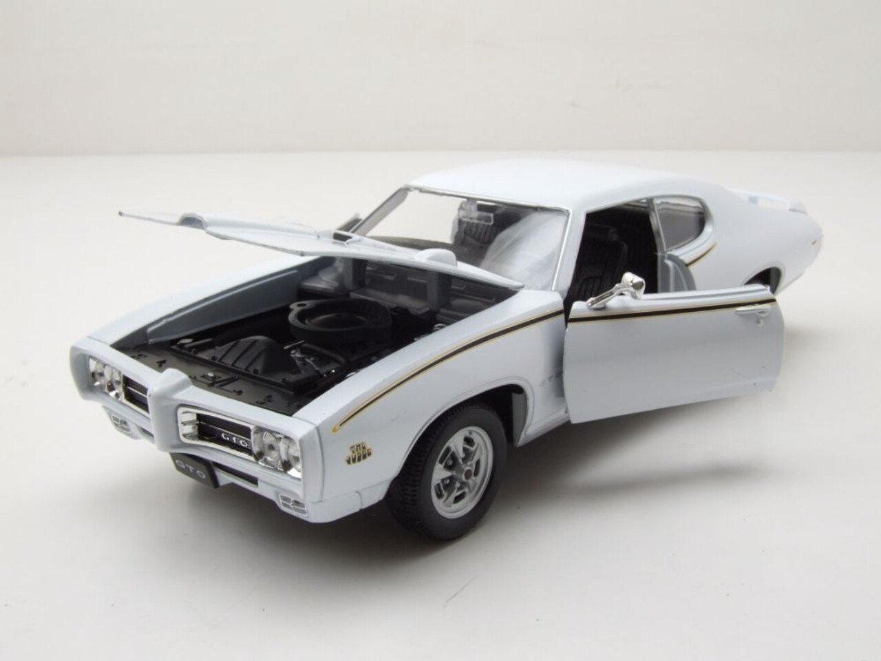 Pontiac Pontiac GTO 1969 - 1:24 - Welly Pontiac Pontiac GTO 1969 - 1:24 - Welly