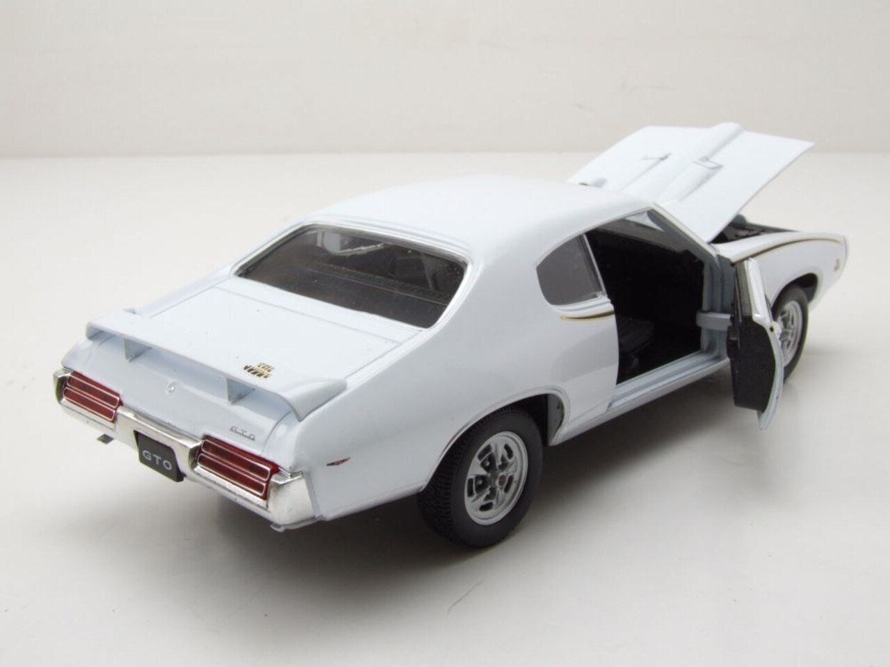 Pontiac Pontiac GTO 1969 - 1:24 - Welly Pontiac Pontiac GTO 1969 - 1:24 - Welly