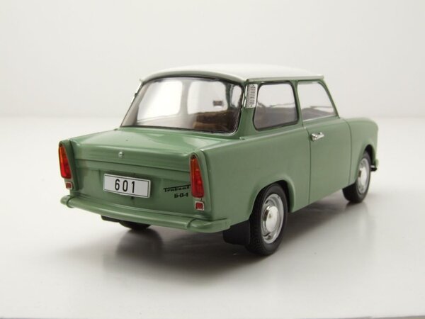 Trabant Trabant 601 1965 - 1:24 - Whitebox Trabant Trabant 601 1965 - 1:24 - Whitebox
