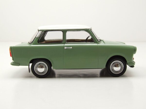Trabant Trabant 601 1965 - 1:24 - Whitebox Trabant Trabant 601 1965 - 1:24 - Whitebox