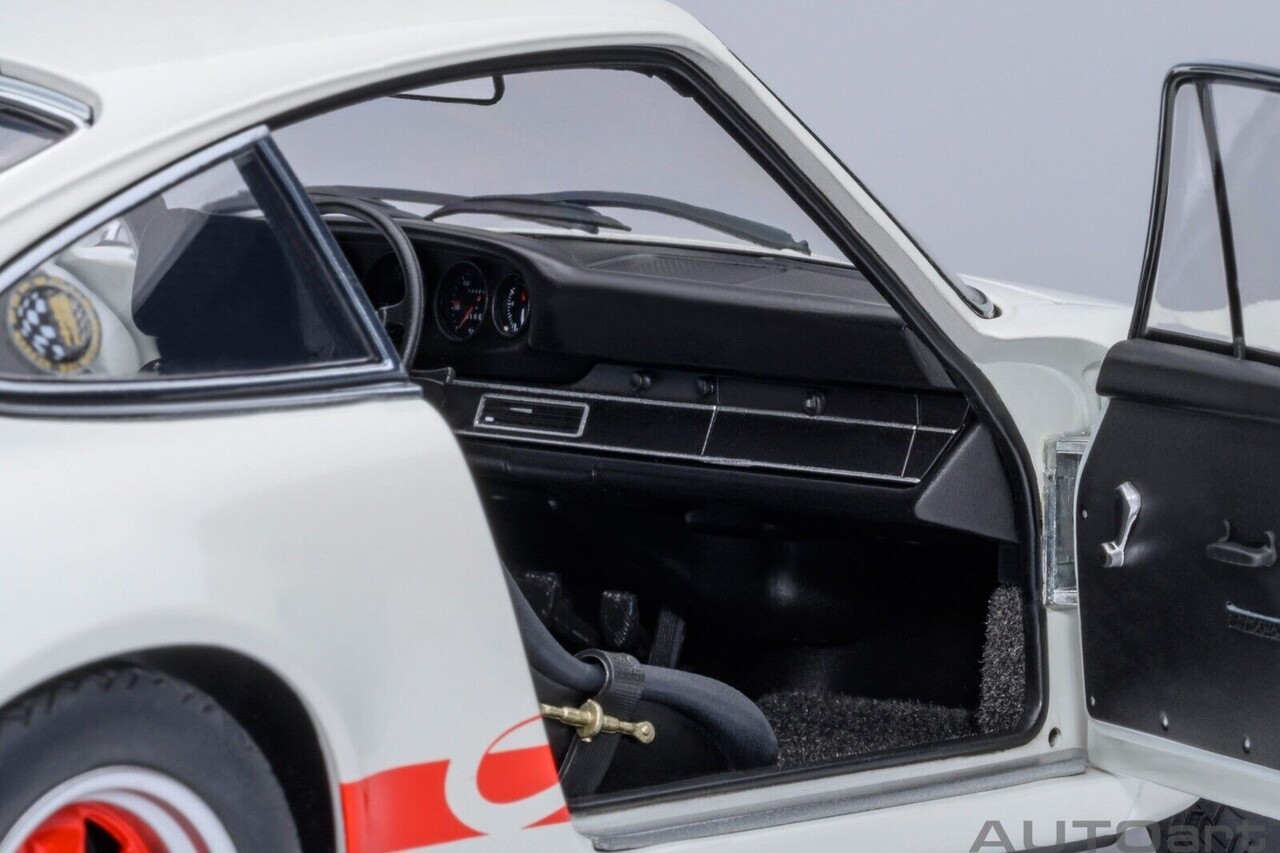 Porsche Porsche 911 Carrera 2.7 RS Grand Prix White + Red Stripes - 1:18 - AUTOart Porsche Porsche 911 Carrera 2.7 RS Grand Prix White + Red Stripes - 1:18 - AUTOart