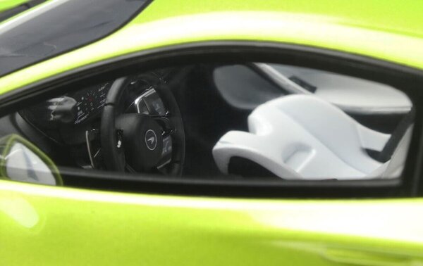 McLaren McLaren Artura - 1:18 - GT Spirit McLaren McLaren Artura - 1:18 - GT Spirit