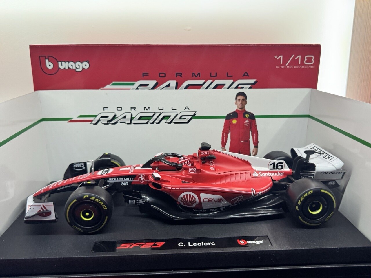 Formule 1 Ferrari SF-23 Team Scuderia Ferrari #16 2nd GP Las Vegas USA 2023 (C.Leclerc) - 1:18 - Bburago Formule 1 Ferrari SF-23 Team Scuderia Ferrari #16 2nd GP Las Vegas USA 2023 (C.Leclerc) - 1:18 - Bburago