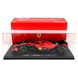 Formule 1 Ferrari SF-23 Team Scuderia Ferrari #16 Season 2023 (C.Leclerc) + Showcase - 1:18 - Bburago Formule 1 Ferrari SF-23 Team Scuderia Ferrari #16 Season 2023 (C.Leclerc) + Showcase - 1:18 - Bburago