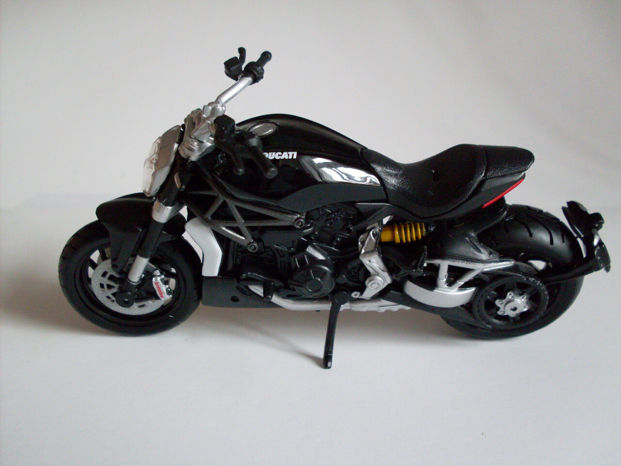 Ducati Ducati Xdiavel S - 1:18 - Bburago Ducati Ducati Xdiavel S - 1:18 - Bburago