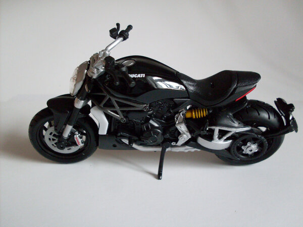 Ducati Ducati Xdiavel S - 1:18 - Bburago Ducati Ducati Xdiavel S - 1:18 - Bburago