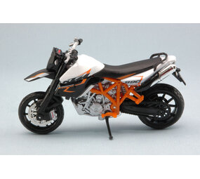 KTM KTM 990 Supermoto 2011 - 1:18 - Bburago KTM KTM 990 Supermoto 2011 - 1:18 - Bburago