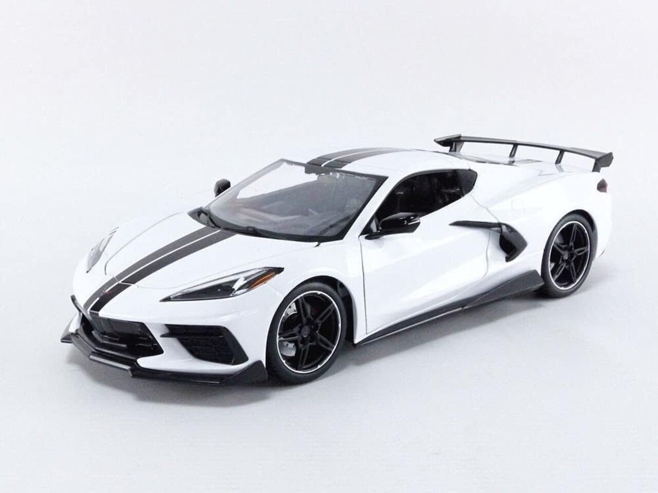 Chevrolet Chevrolet Corvette Stingray Coupe 2020 - 1:18 - Maisto