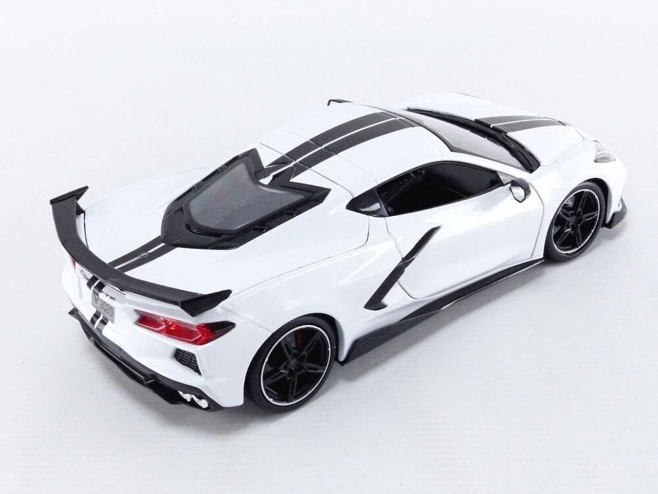 Chevrolet Chevrolet Corvette Stingray Coupe 2020 - 1:18 - Maisto Chevrolet Chevrolet Corvette Stingray Coupe 2020 - 1:18 - Maisto