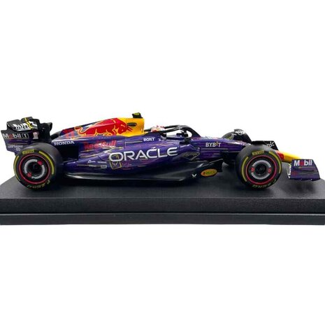 Formule 1 Red Bull F1 RB19 #11Team Oracle Red Bull Racing 3rd GP Las Vegas 2023 (S.Perez) + Pilot+ Showcase - 1:43 - Bburago Formule 1 Red Bull F1 RB19 #11Team Oracle Red Bull Racing 3rd GP Las Vegas 2023 (S.Perez) + Pilot+ Showcase - 1:43 - Bburago