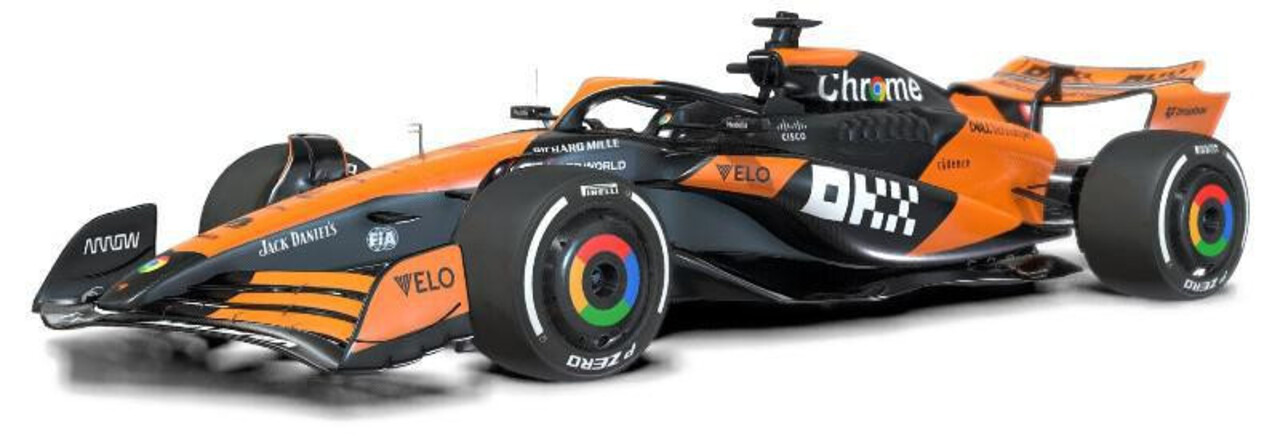 Formule 1 McLaren F1 MCL38  Team McLaren #81 GP Miami 2024 (O.Piastri) + Pilot + Showcase  - 1:43 - Bburago Formule 1 McLaren F1 MCL38  Team McLaren #81 GP Miami 2024 (O.Piastri) + Pilot + Showcase  - 1:43 - Bburago