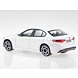Alfa Romeo Alfa Romeo Giulia 2015 - 1:43 - Bburago Alfa Romeo Alfa Romeo Giulia 2015 - 1:43 - Bburago