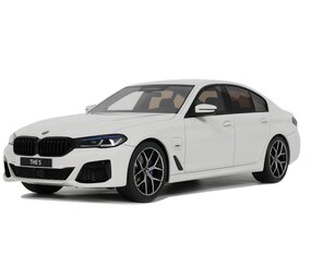 BMW BMW 5-Series 545e xDrive M-Sport 2023 - 1:18 - GT Spirit BMW BMW 5-Series 545e xDrive M-Sport 2023 - 1:18 - GT Spirit