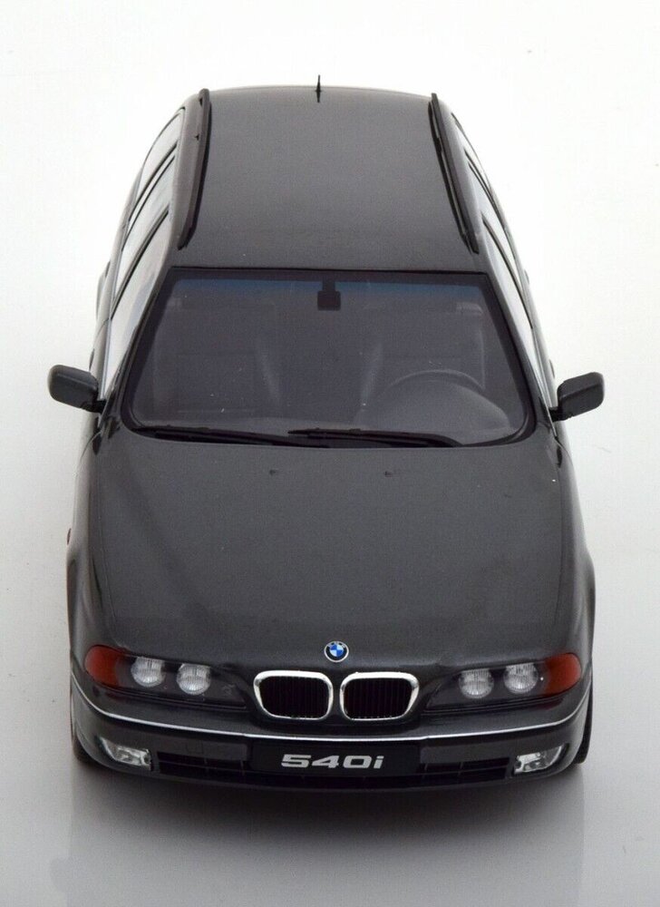 BMW BMW 5-Series 540i (E39) Touring SW Station Wagon 1997 - 1:18 - KK Scale