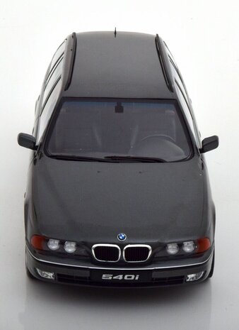BMW BMW 5-Series 540i (E39) Touring SW Station Wagon 1997 - 1:18 - KK Scale