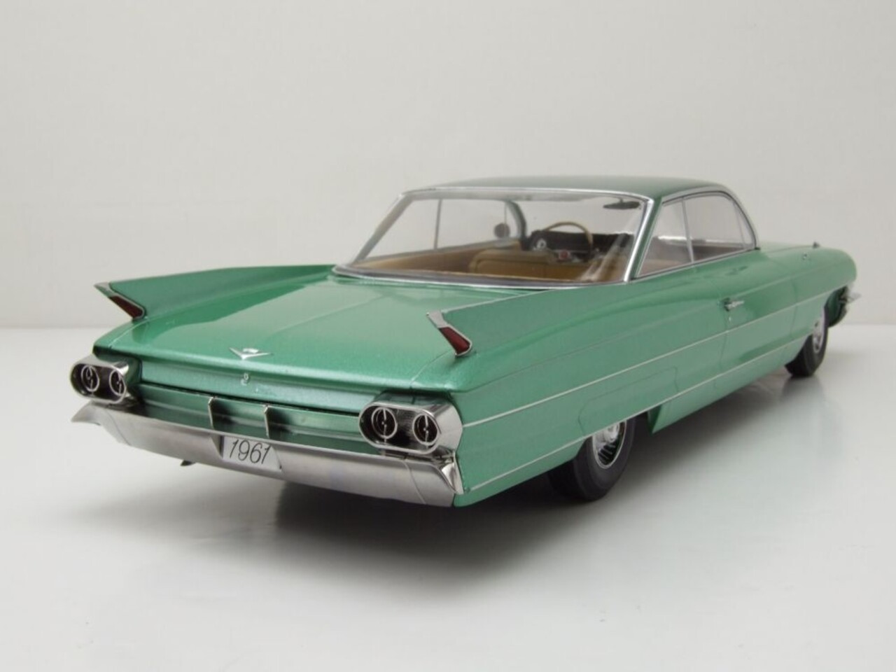 Chevrolet Cadillac Series 62 Coupe Deville 1961 - 1:18 - KK Scale Chevrolet Cadillac Series 62 Coupe Deville 1961 - 1:18 - KK Scale