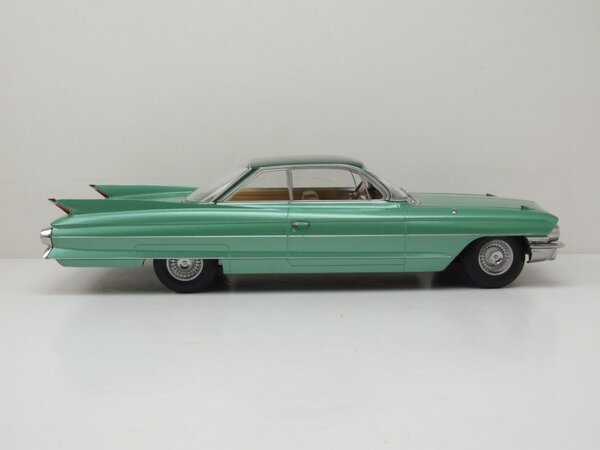 Chevrolet Cadillac Series 62 Coupe Deville 1961 - 1:18 - KK Scale Chevrolet Cadillac Series 62 Coupe Deville 1961 - 1:18 - KK Scale