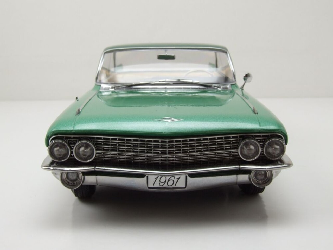 Chevrolet Cadillac Series 62 Coupe Deville 1961 - 1:18 - KK Scale Chevrolet Cadillac Series 62 Coupe Deville 1961 - 1:18 - KK Scale