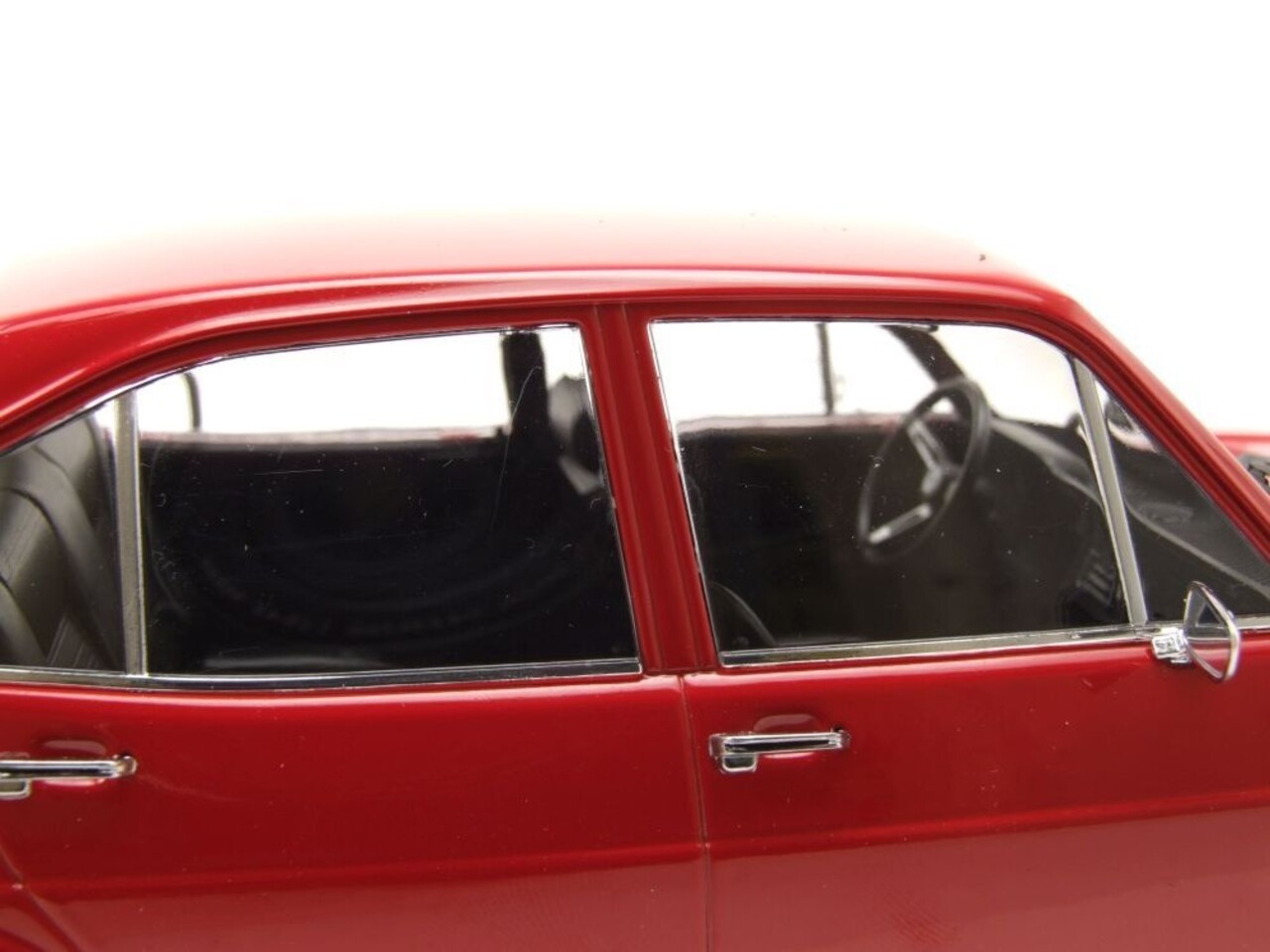 Alfa Romeo Alfa Romeo Alfasud 1.3 1972 - 1:18 - KK Scale Alfa Romeo Alfa Romeo Alfasud 1.3 1972 - 1:18 - KK Scale