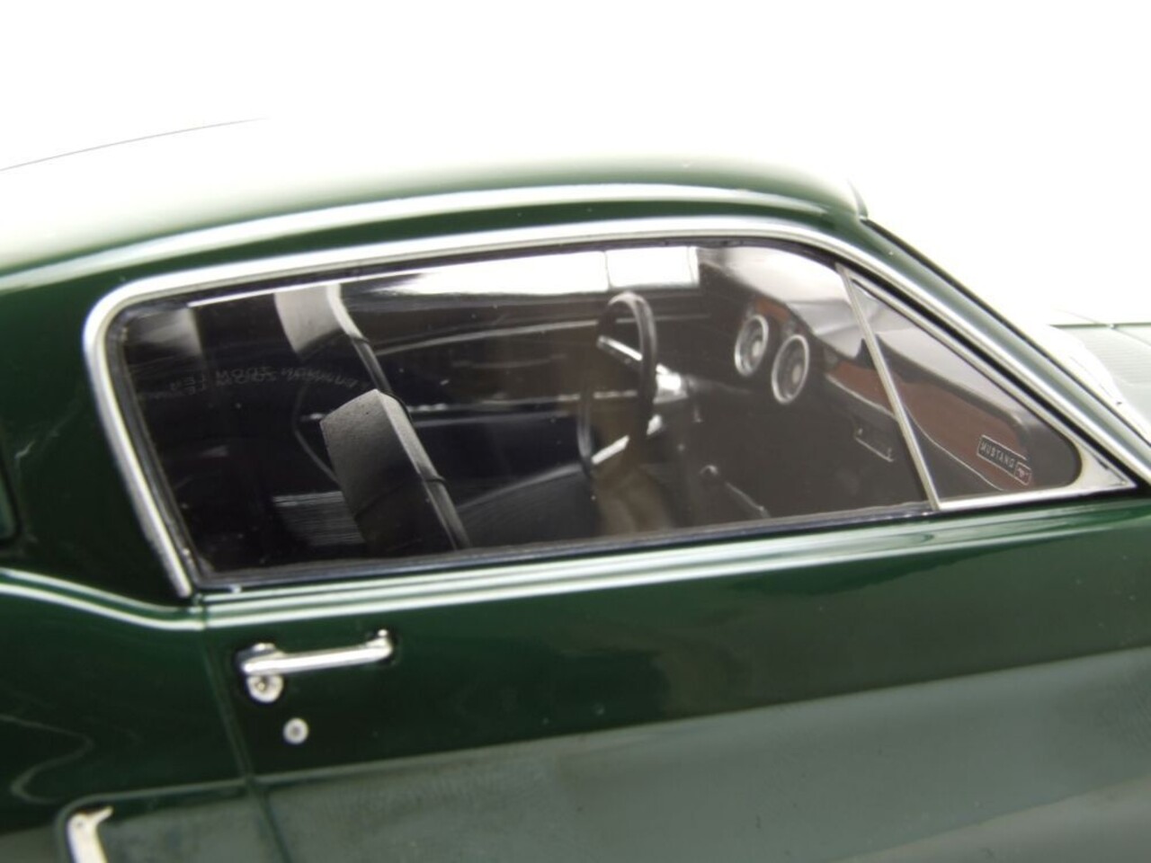 Ford Ford USA Mustang GT Fastback Coupe 'Bullitt look-a-like' 1968 - 1:18 - KK Scale