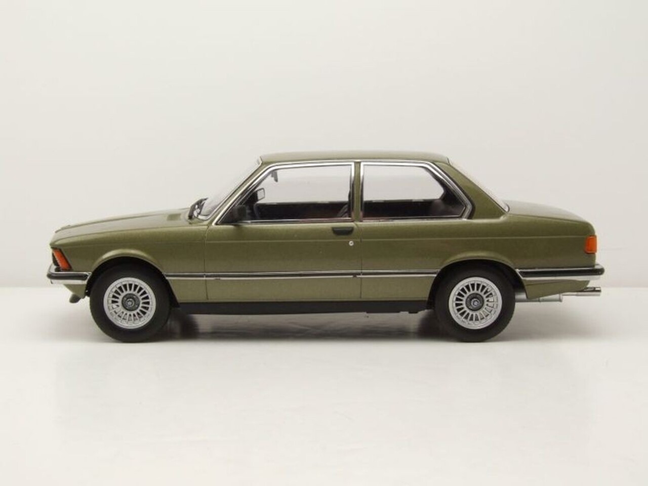 BMW BMW 323i E21 1978 - 1:18 - KK Scale BMW BMW 323i E21 1978 - 1:18 - KK Scale