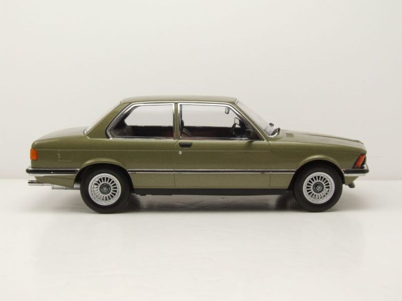 BMW BMW 323i E21 1978 - 1:18 - KK Scale BMW BMW 323i E21 1978 - 1:18 - KK Scale