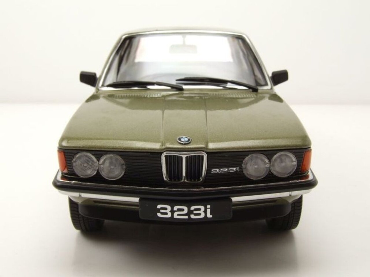 BMW BMW 323i E21 1978 - 1:18 - KK Scale BMW BMW 323i E21 1978 - 1:18 - KK Scale