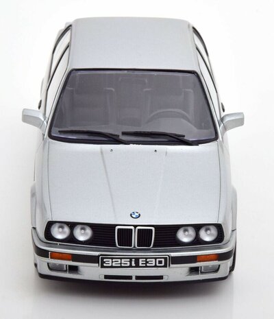 BMW BMW 325i E30M Package 1987 - 1:18 - KK Scale