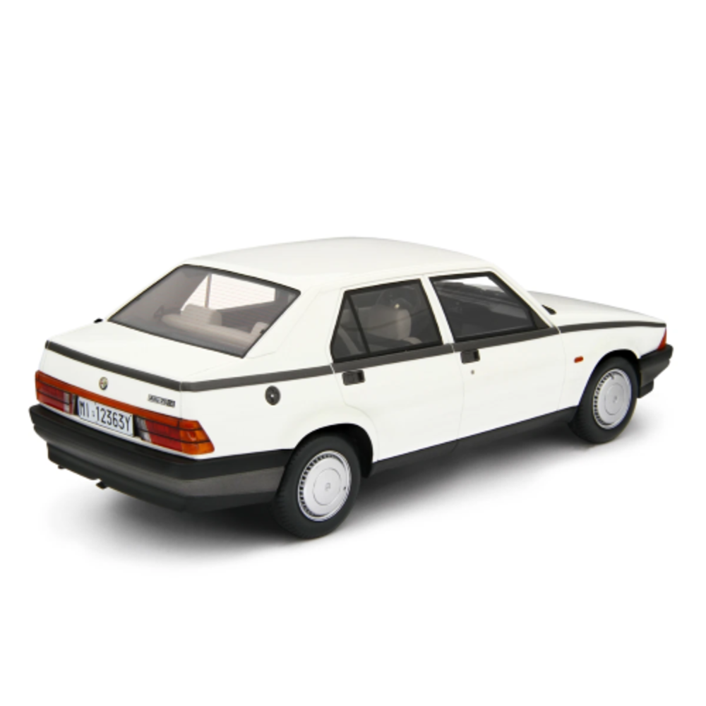 Alfa Romeo Alfa Romeo 75 1.6-1.8 1985 - 1:18 - Laudoracing - Model
