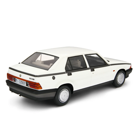 Alfa Romeo Alfa Romeo 75 1.6-1.8 1985 - 1:18 - Laudoracing - Model