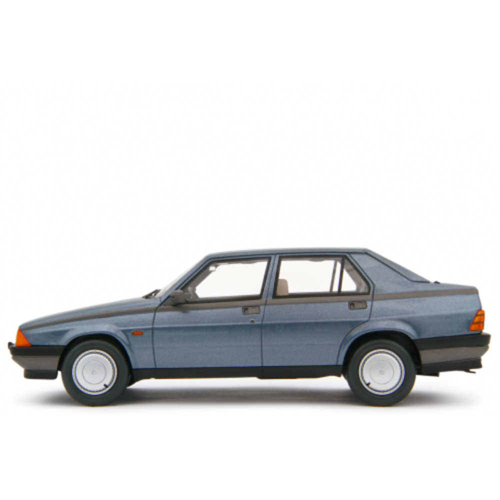 Alfa Romeo Alfa Romeo 75 1.6-1.8 1985 - 1:18 - Laudoracing - Model Alfa Romeo Alfa Romeo 75 1.6-1.8 1985 - 1:18 - Laudoracing - Model