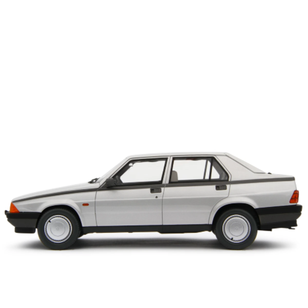Alfa Romeo Alfa Romeo 75 1.6-1.8 1985 - 1:18 - Laudoracing - Model