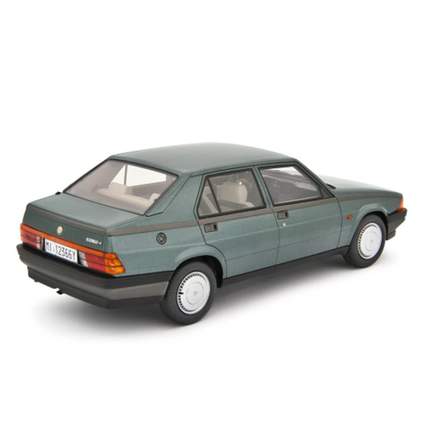 Alfa Romeo Alfa Romeo 75 1.6-1.8 1985 - 1:18 - Laudoracing - Model