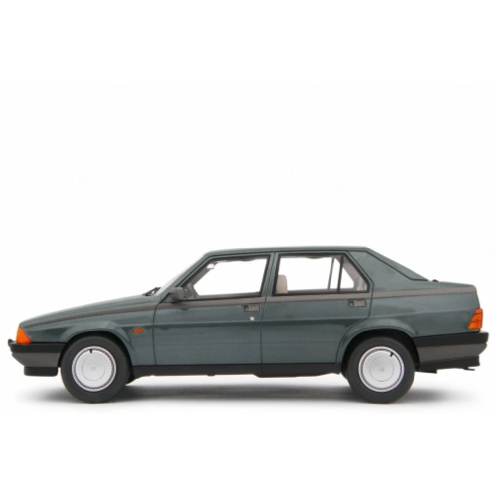 Alfa Romeo Alfa Romeo 75 1.6-1.8 1985 - 1:18 - Laudoracing - Model